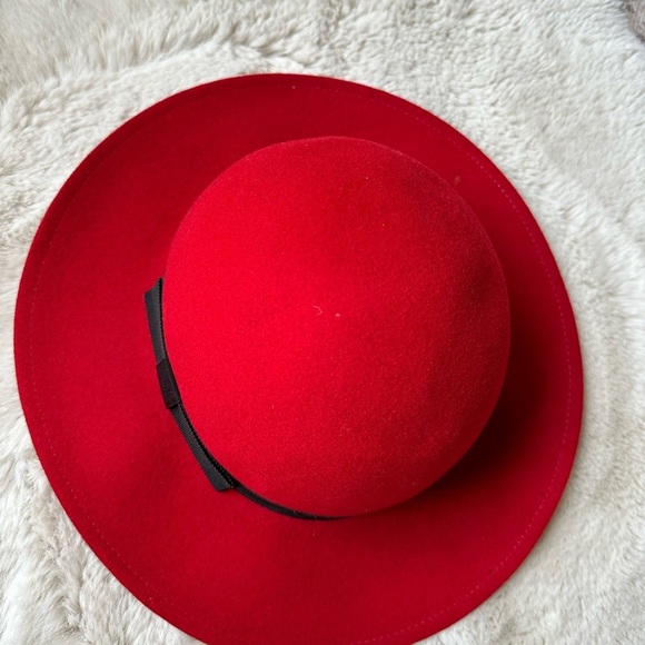 Vintage Liz Claiborne Felt Bowler‎ Villager 100% Wool Hat Red